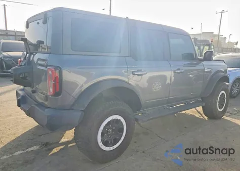 2022 Ford Bronco Base z USA, uszkodzony, nr VIN 1FMDE5DH1NLB10136